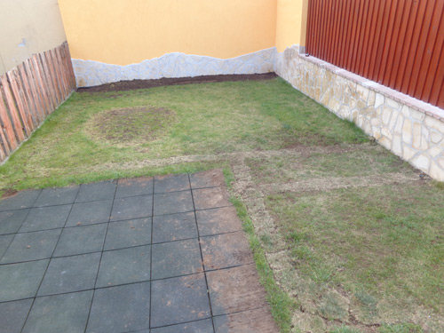 Meg&uacute;jult kert ami alatt automata &ouml;nt&ouml;z&odblac;rendszer lapul